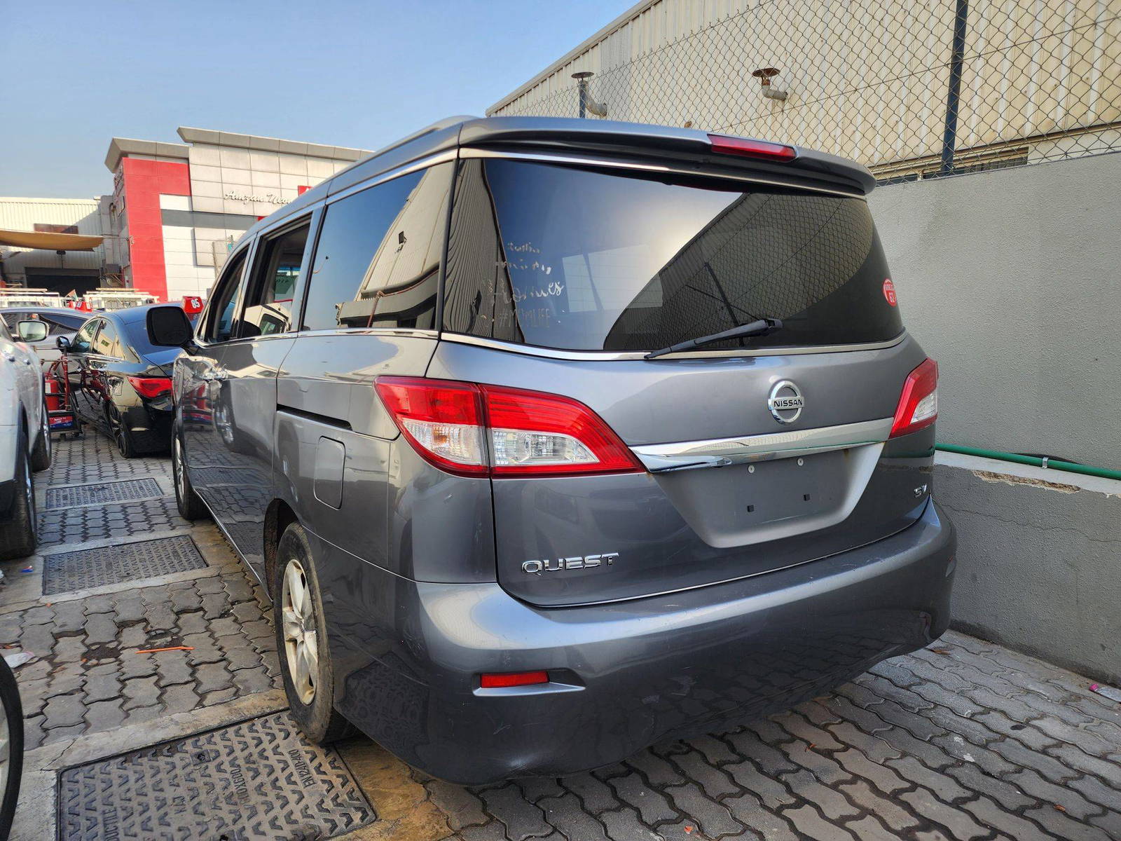 2017 NISSAN QUEST — 168027 Miles — Lot 41082481 — Al Quoz - Marhaba Auctions Used Cars - Image 5