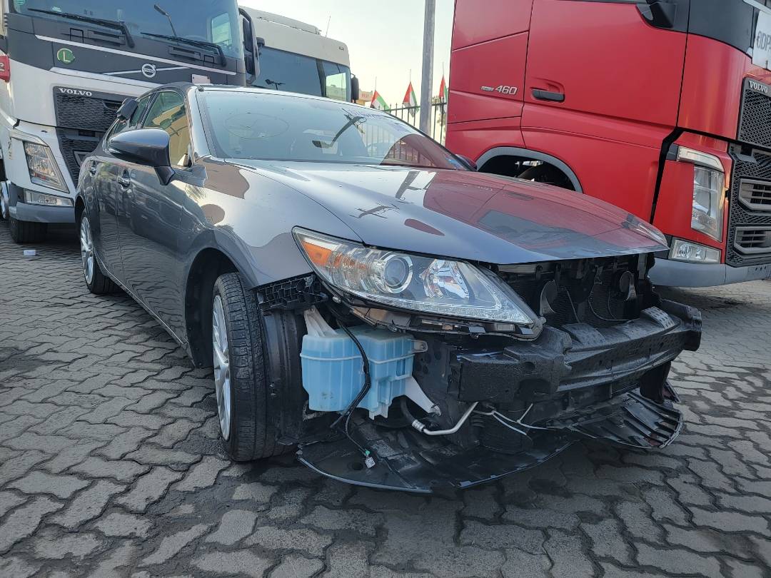 2015 LEXUS ES 350 — 103442 Miles — Lot GXF2179543 — Main - Marhaba Auctions Used Cars - Image 4