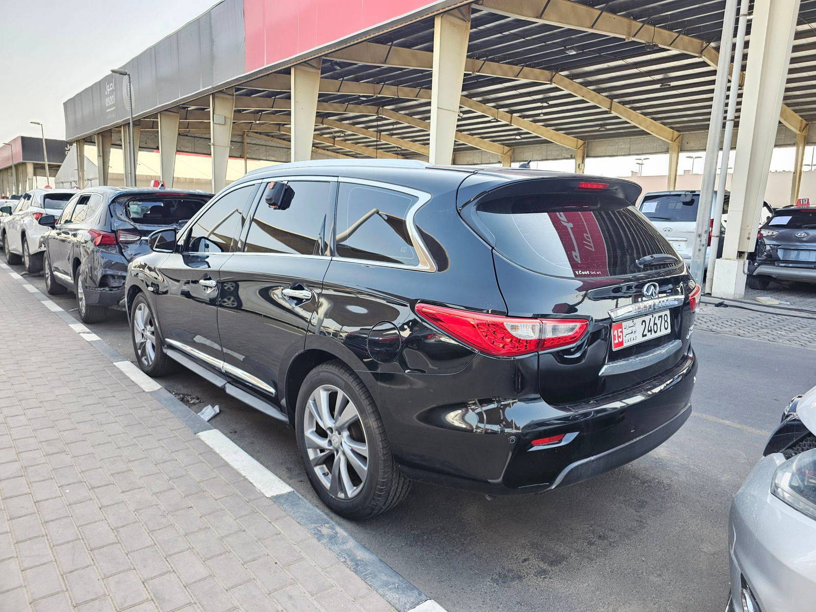 2013 INFINITI JX 35 — 143269 KM — Lot C312553 — Souq - Marhaba Auctions Used Cars - Image 3
