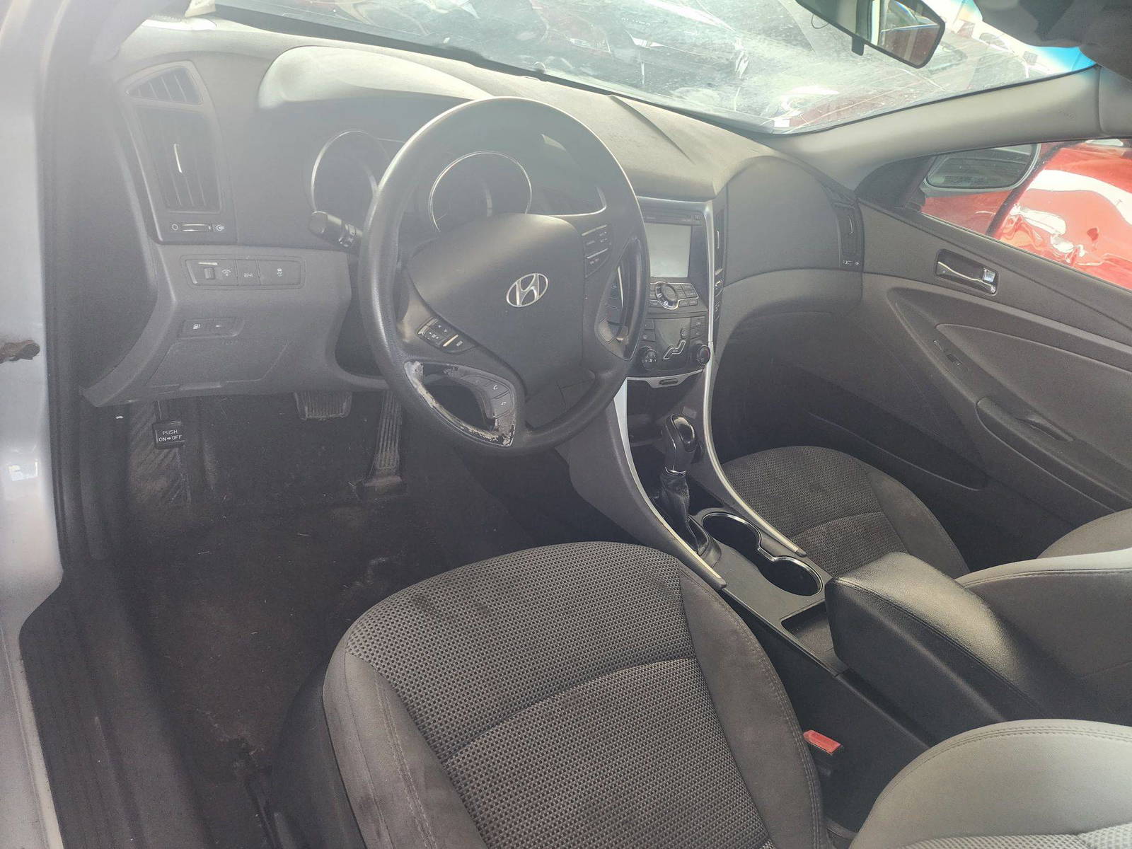 2011 HYUNDAI SONATA — 192576 Miles — Lot 36032002 - Marhaba Auctions Used Cars - Image 4