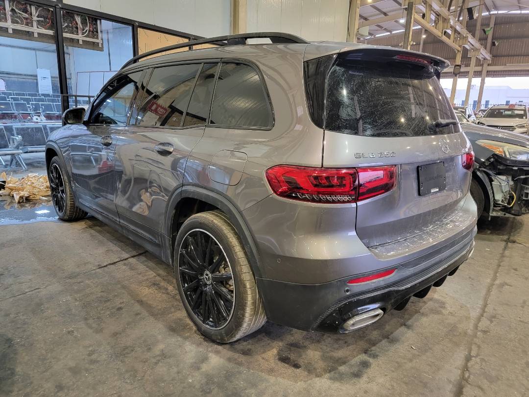 2023 MERCEDES BENZ GLB 250 — 42667 KM — Lot PW262954 — Main - Marhaba Auctions Used Cars - Image 3