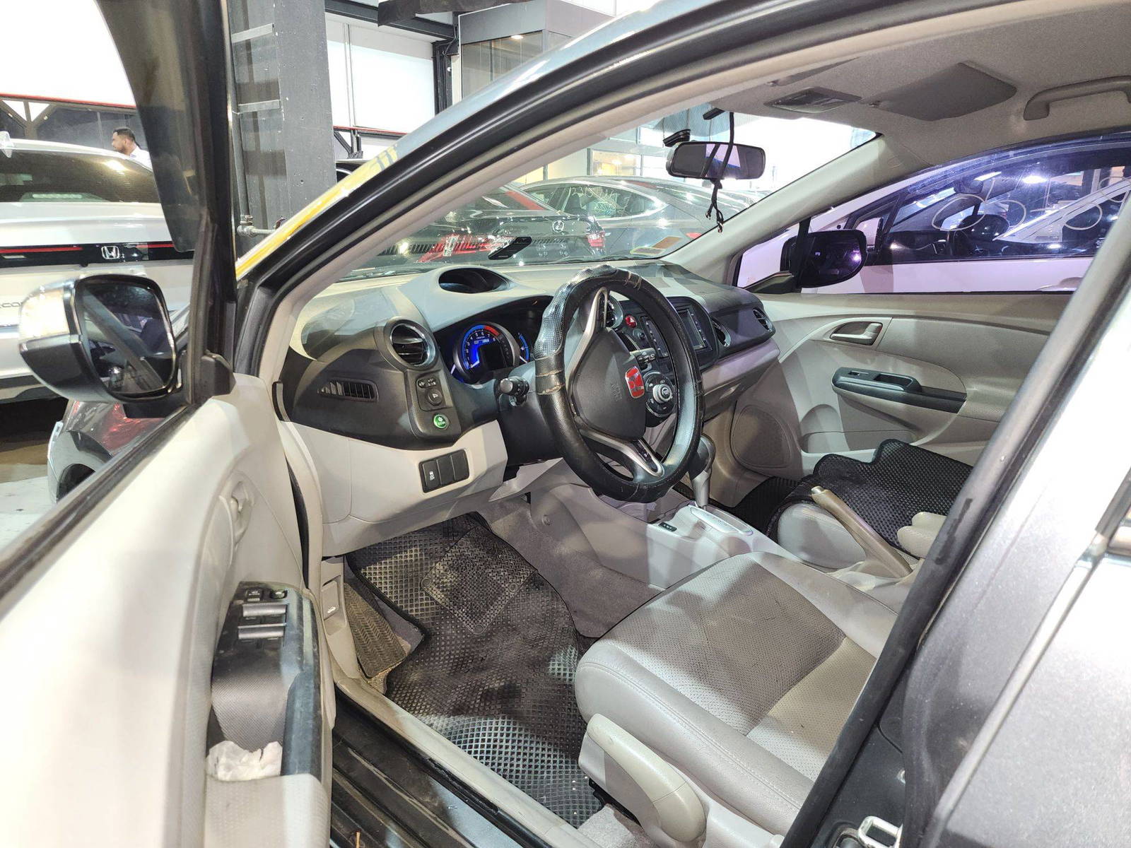 2011 HONDA INSIGHT — Lot 203757 — Al Quoz - Marhaba Auctions Used Cars - Image 9