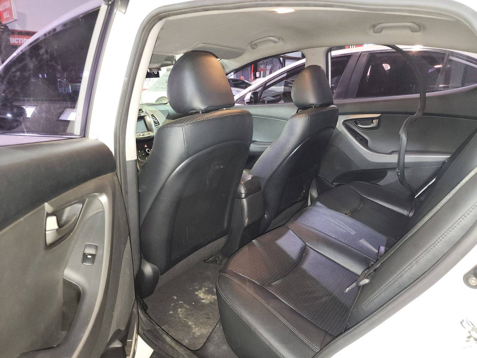 2015 HYUNDAI AVANTE — 174122 KM — Lot 273660 — Al Quoz - Marhaba Auctions Used Cars - Image 9