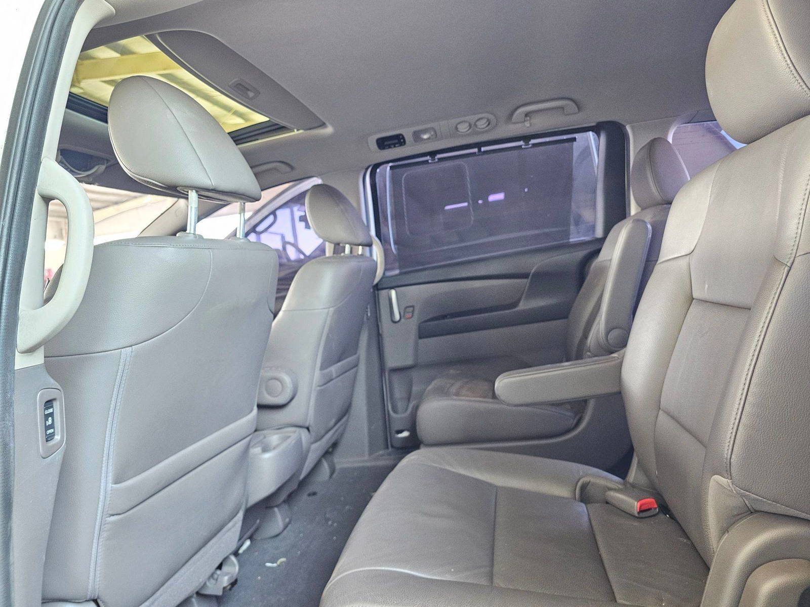 2013 HONDA ODYSSEY — 177722 KM — Lot 601034 — Souq - Marhaba Auctions Used Cars - Image 8