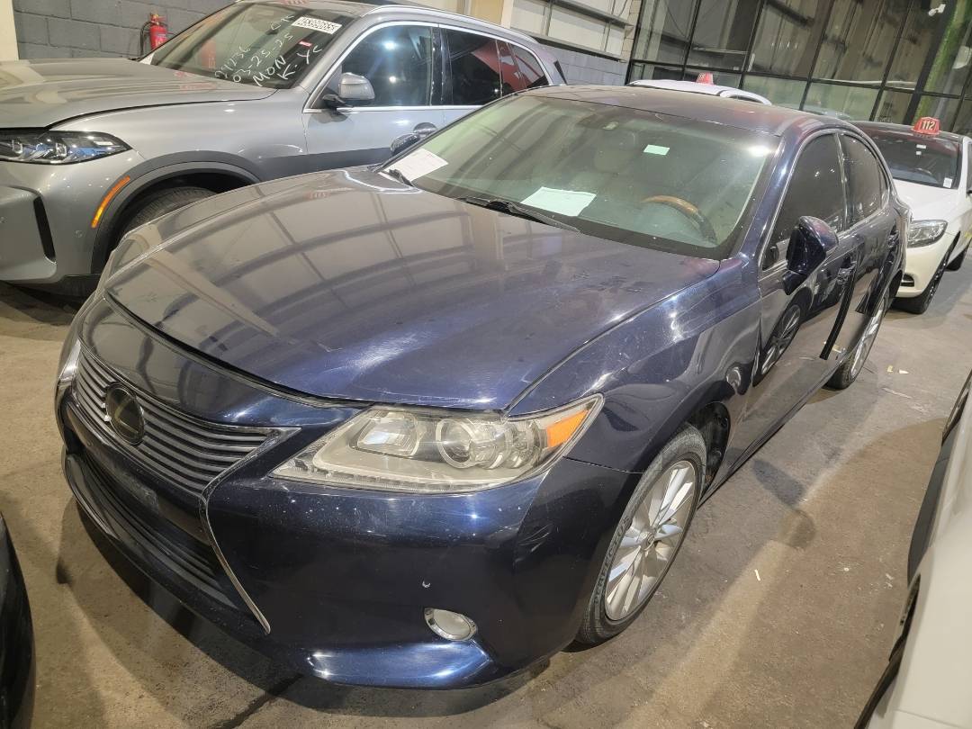 2013 LEXUS ES 300H — 175771 KM — Lot D2001212 — Main - Marhaba Auctions Used Cars - Image 4