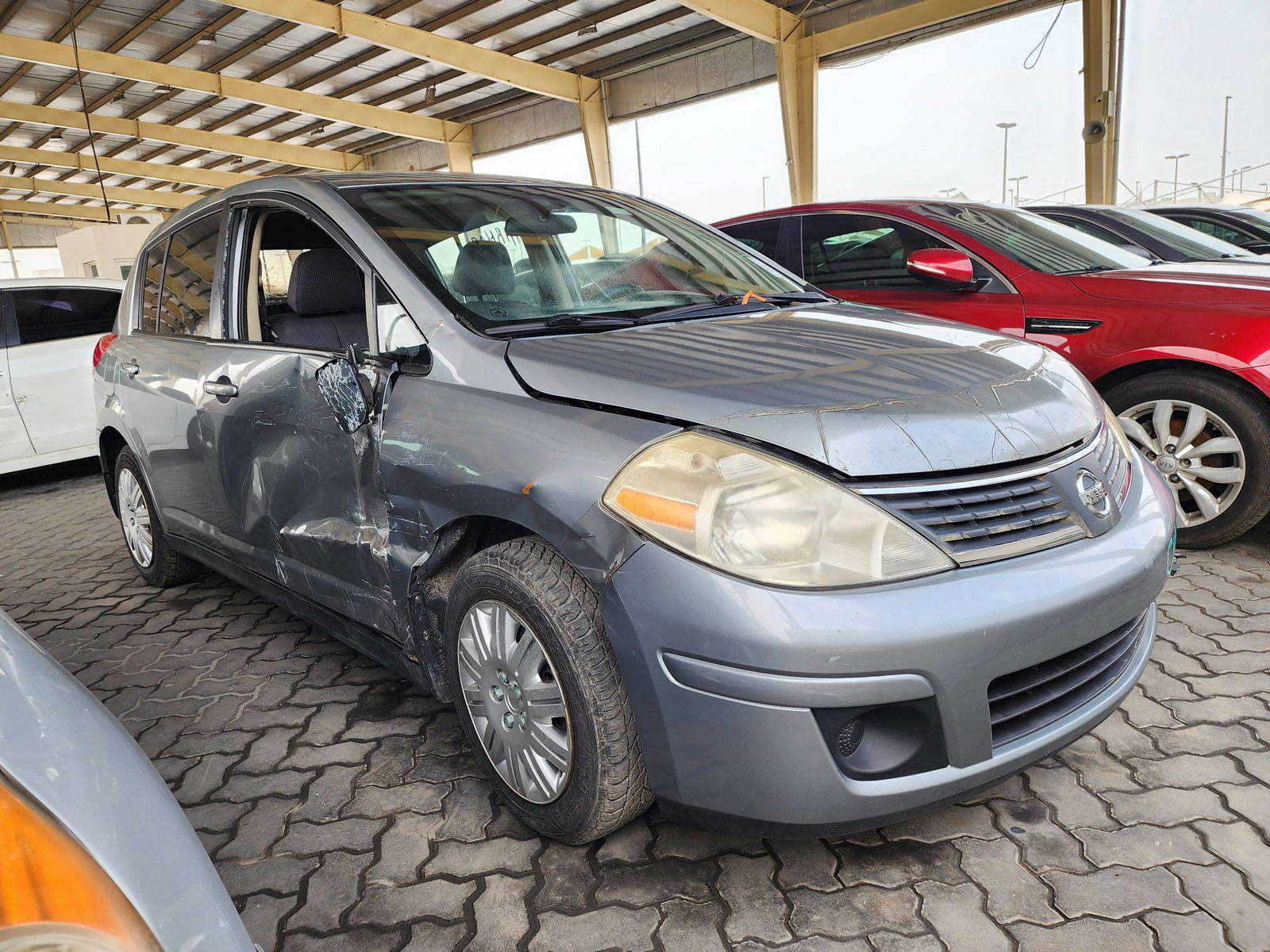 2007 NISSAN VERSA — 143503 KM — Lot 423133 — Souq - Marhaba Auctions Used Cars - Image 4