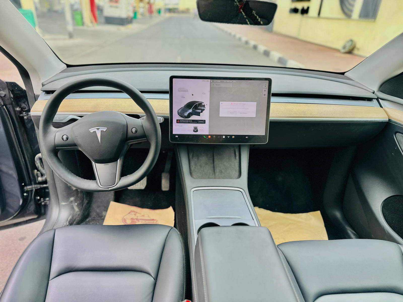 2023 TESLA MODEL Y — 3916 KM — Lot E0PC107825 — Souq - Marhaba Auctions Used Cars - Image 10