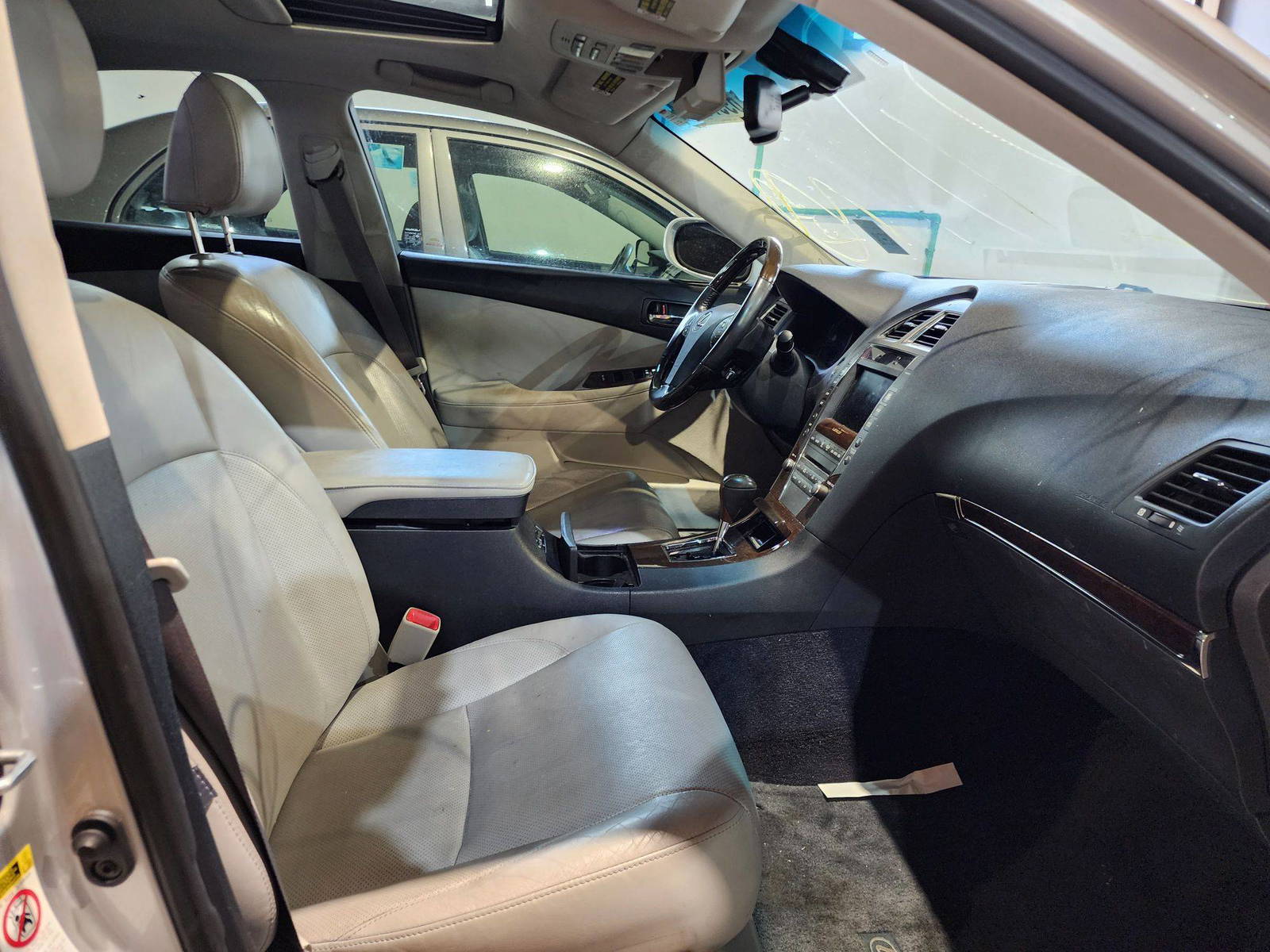 2011 LEXUS ES 350 — 179105 Miles — Lot 446801 — Al Quoz - Marhaba Auctions Used Cars - Image 9