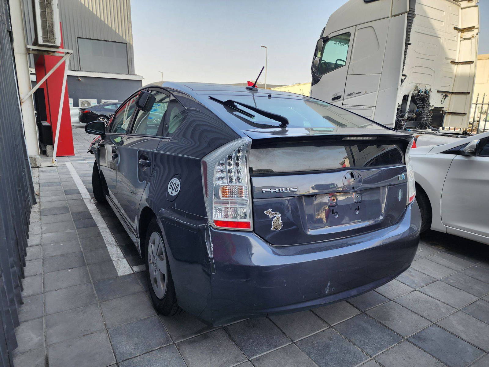 2010 TOYOTA PRIUS — 191471 Miles — Lot 82400084 — Ind. 12 - Marhaba Auctions Used Cars - Image 3