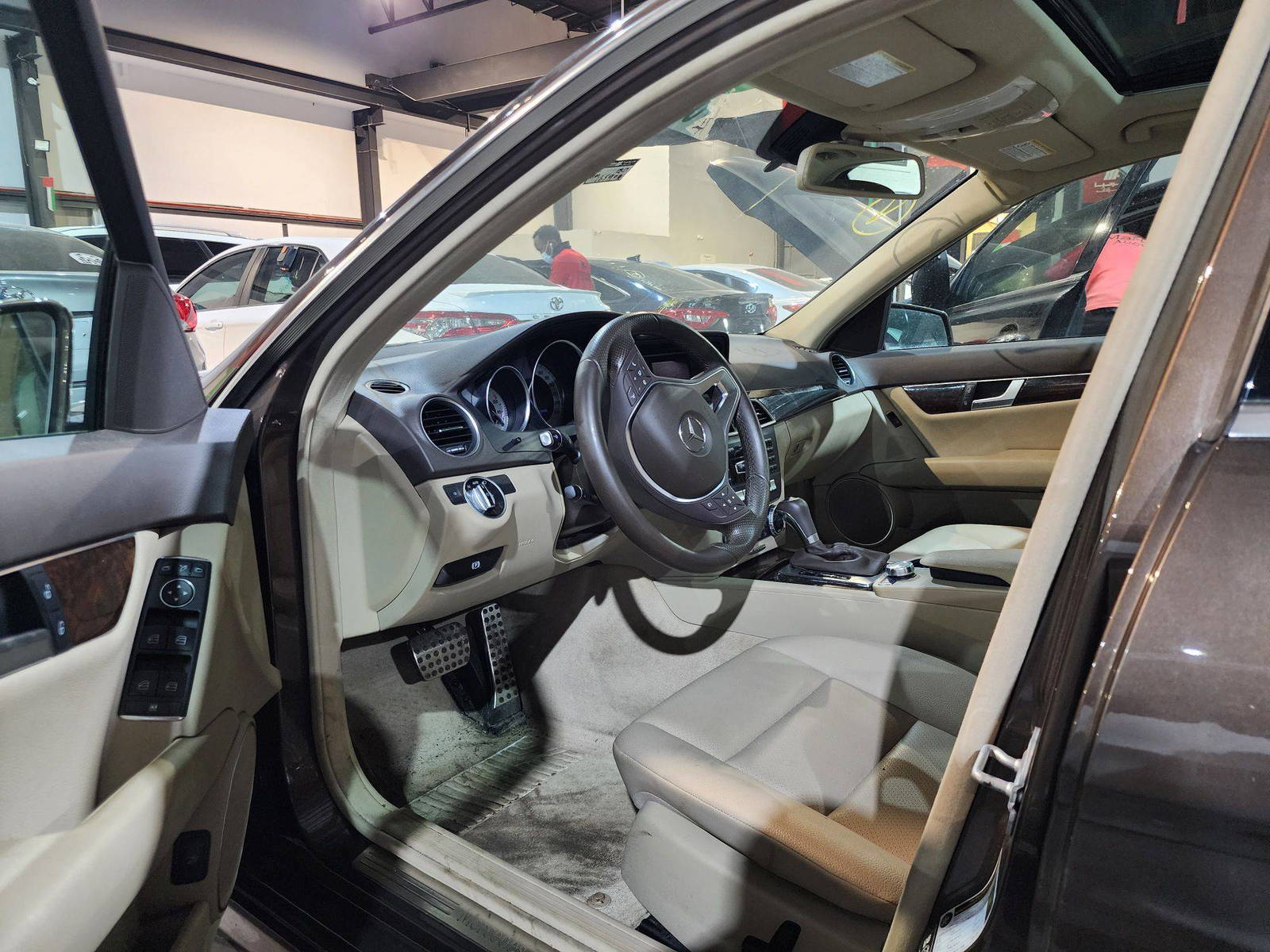 2013 MERCEDES BENZ C300 — 165903 KM — Lot 87605385 — Al Quoz - Marhaba Auctions Used Cars - Image 9