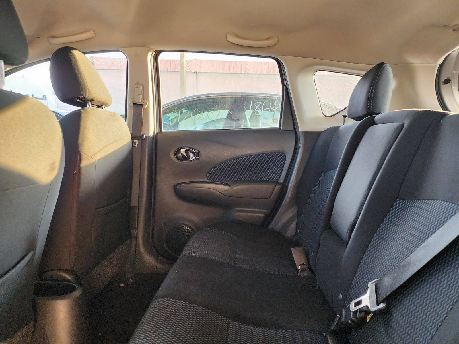 2015 NISSAN VERSA NOTE — 97677 Miles — Lot 2080018 — Souq - Marhaba Auctions Used Cars - Image 7