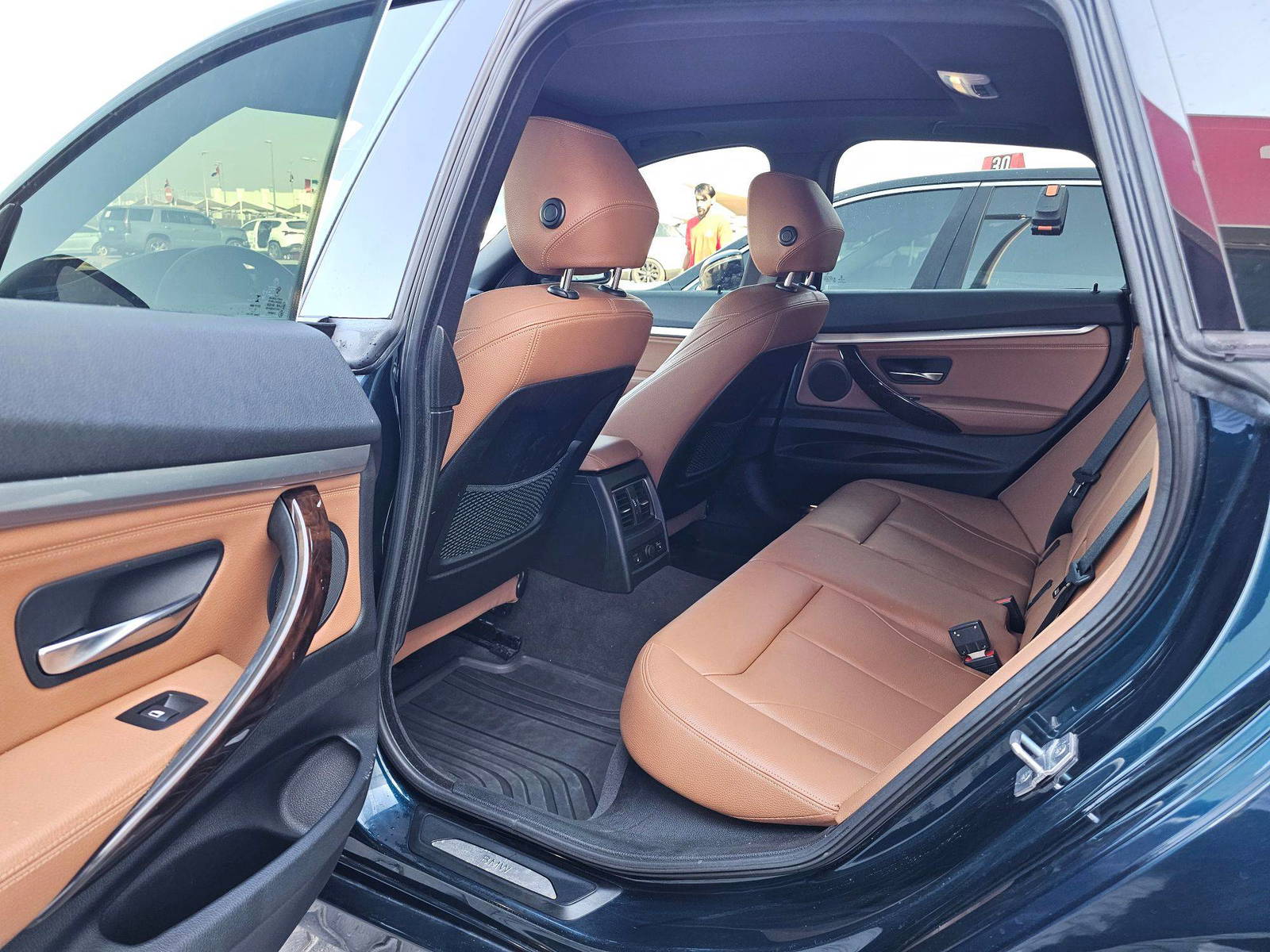 2016 BMW 328i — 80032 KM — Lot 55GG500778 — Souq - Marhaba Auctions Used Cars - Image 7