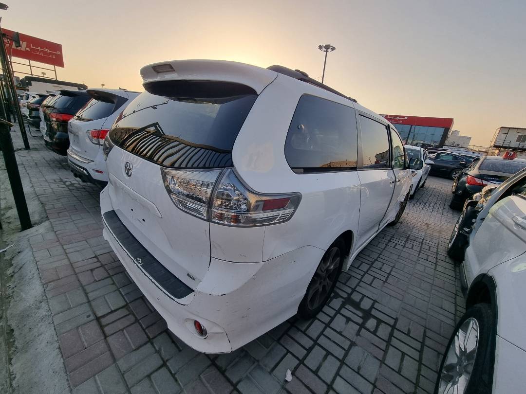 2014 TOYOTA SIENNA — 183733 Miles — Lot S441989 — Souq - Marhaba Auctions Used Cars - Image 12