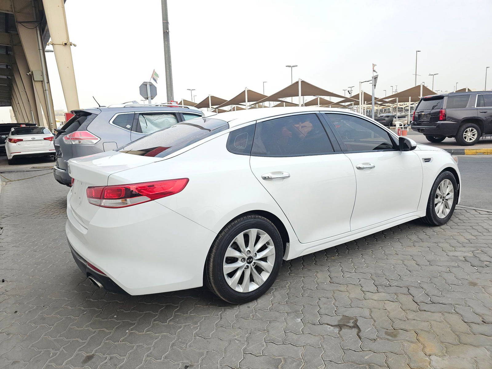 2016 KIA OPTIMA — 160656 Miles — Lot GG070893 — Souq - Marhaba Auctions Used Cars - Image 4