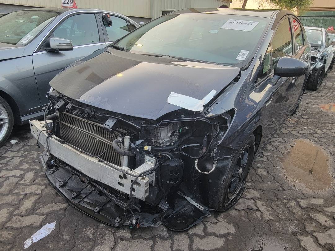2015 TOYOTA PRIUS — 243646 Miles — Lot F0452408 — Main - Marhaba Auctions Used Cars - Image 4