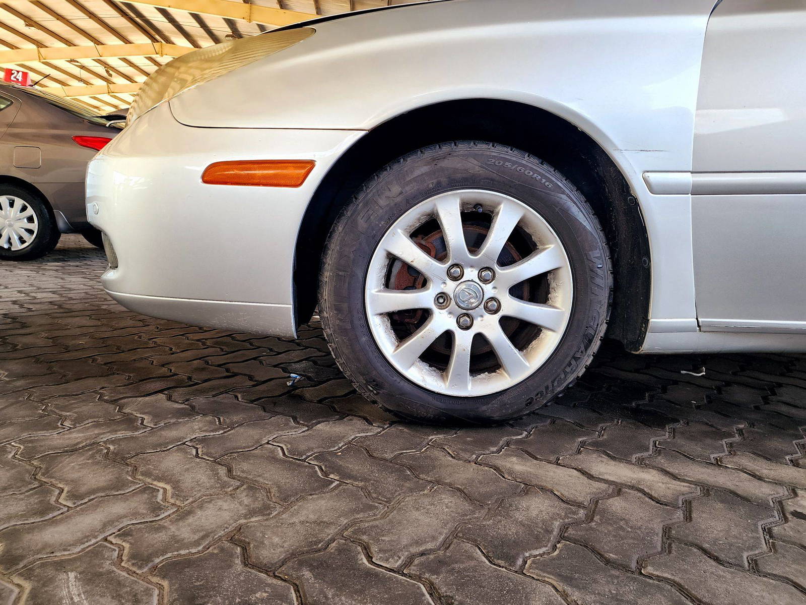 2002 LEXUS ES 300 — 206815 KM — Lot 036942 — Souq - Marhaba Auctions Used Cars - Image 11
