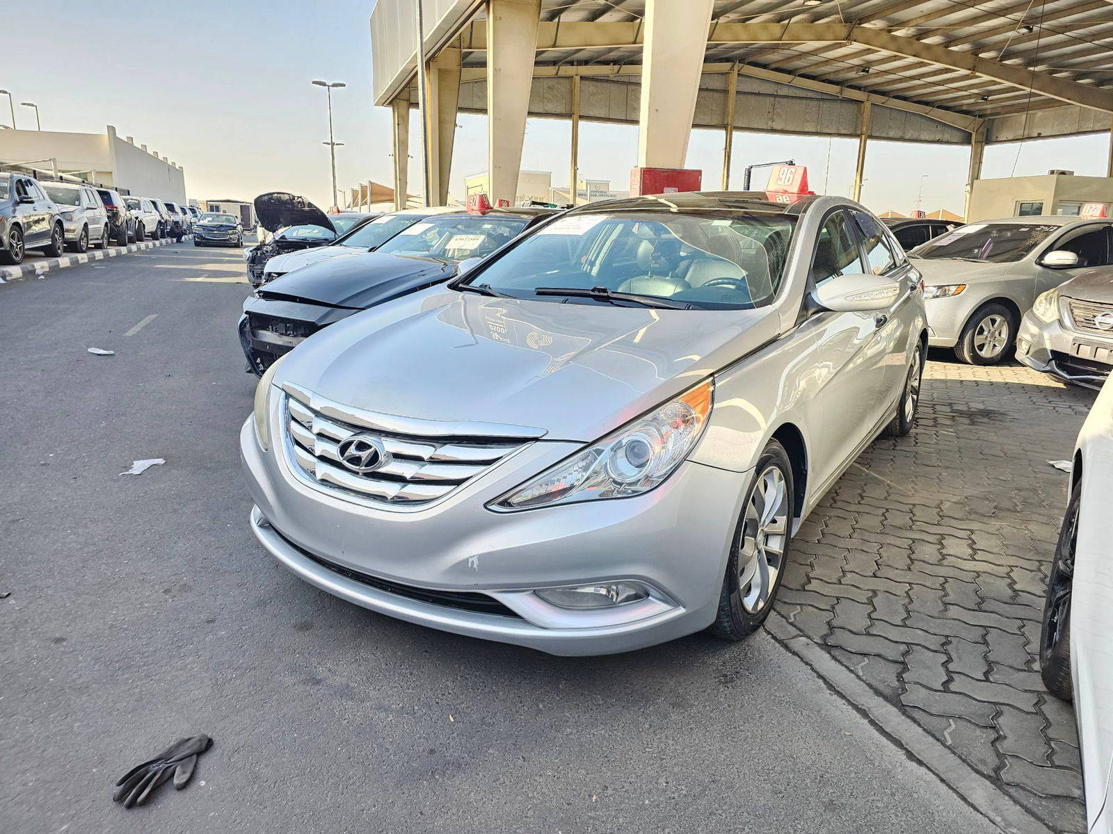 2012 HYUNDAI SONATA — 149427 KM — Lot 4AC5CH438209 — Souq - Marhaba Auctions Used Cars - Image 4