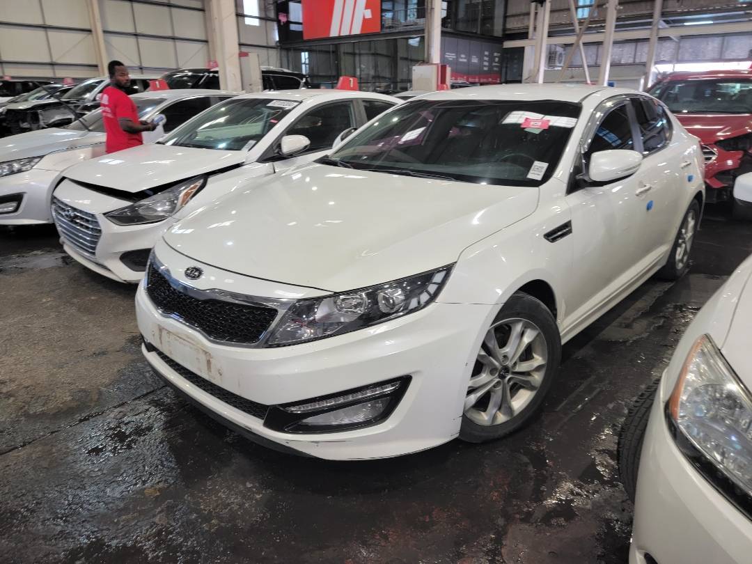 2012 KIA K5 — 240618 KM — Lot 202718 — Ind. 12 - Marhaba Auctions Used Cars - Image 3
