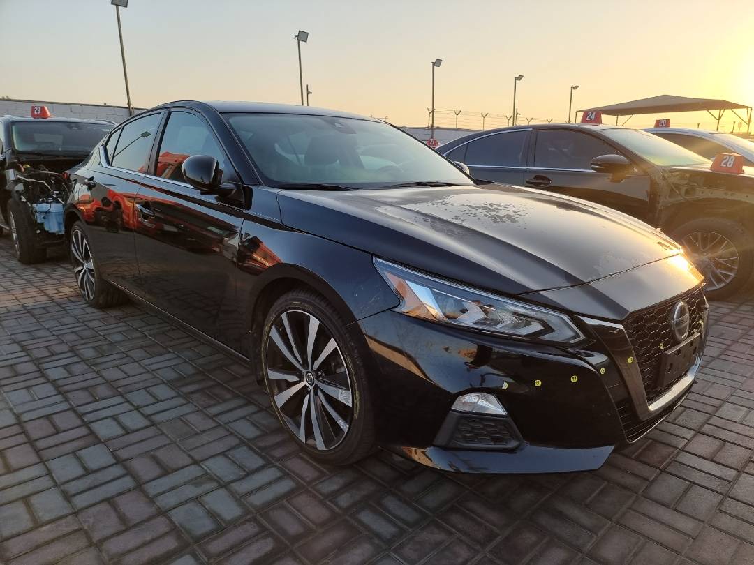2020 NISSAN ALTIMA — 104735 Miles — Lot LC112482 — Souq - Marhaba Auctions Used Cars - Image 3