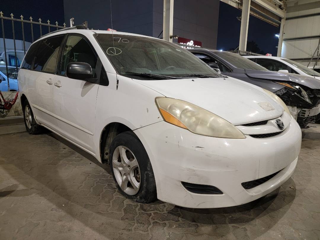 2008 TOYOTA SIENNA — 208882 Miles — Lot 8S104840 — Main - Marhaba Auctions Used Cars - Image 4