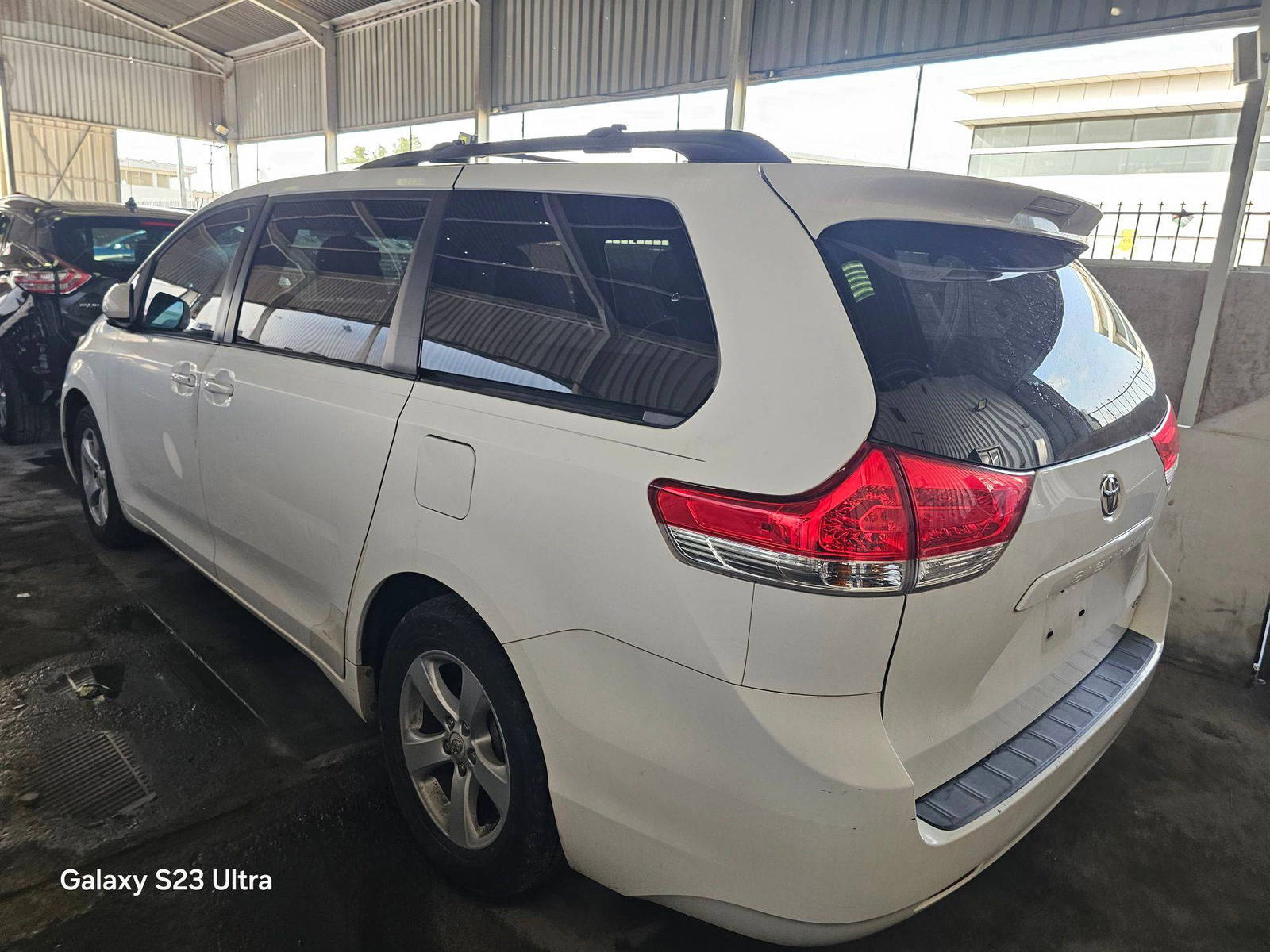 2012 TOYOTA SIENNA — 203376 Miles — Lot 95174555 — Souq - Marhaba Auctions Used Cars - Image 6