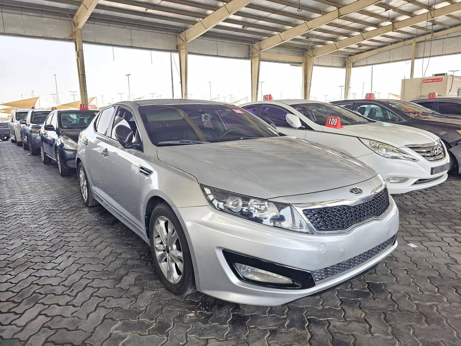 2011 KIA K5 — 228431 KM — Lot 150493 — Souq - Marhaba Auctions Used Cars - Image 4