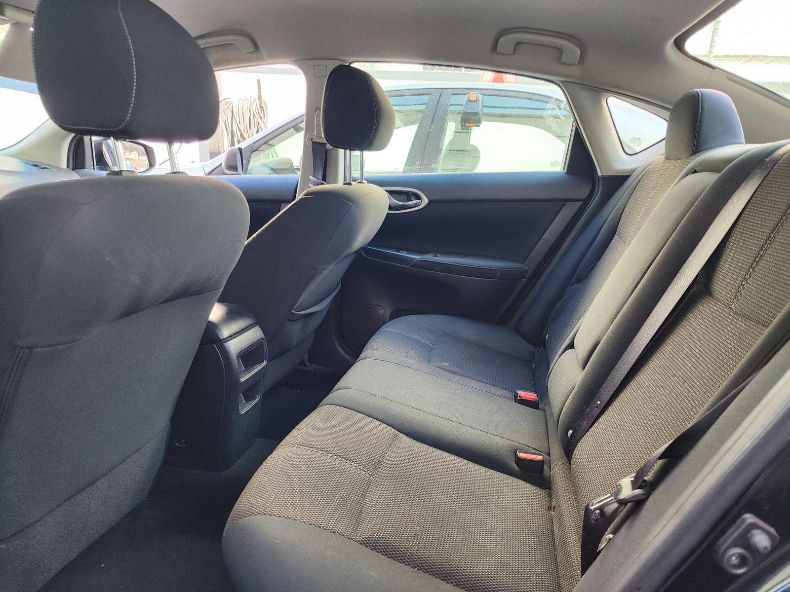 2015 NISSAN SENTRA — 171044 Miles — Lot 64001124 — Al Quoz - Marhaba Auctions Used Cars - Image 7