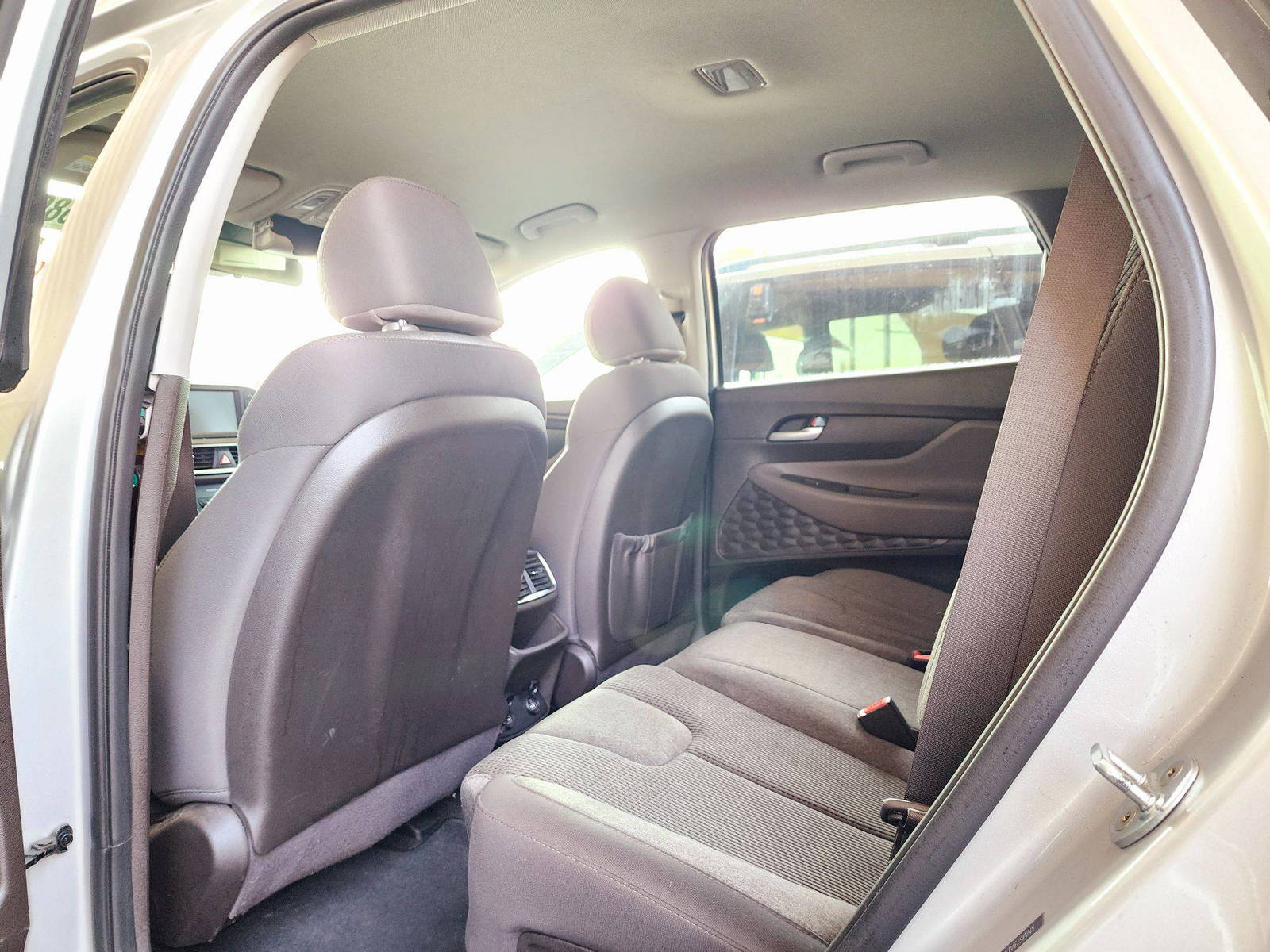 2019 HYUNDAI SANTA FE — 90965 Miles — Lot 68665324 — Souq - Marhaba Auctions Used Cars - Image 6