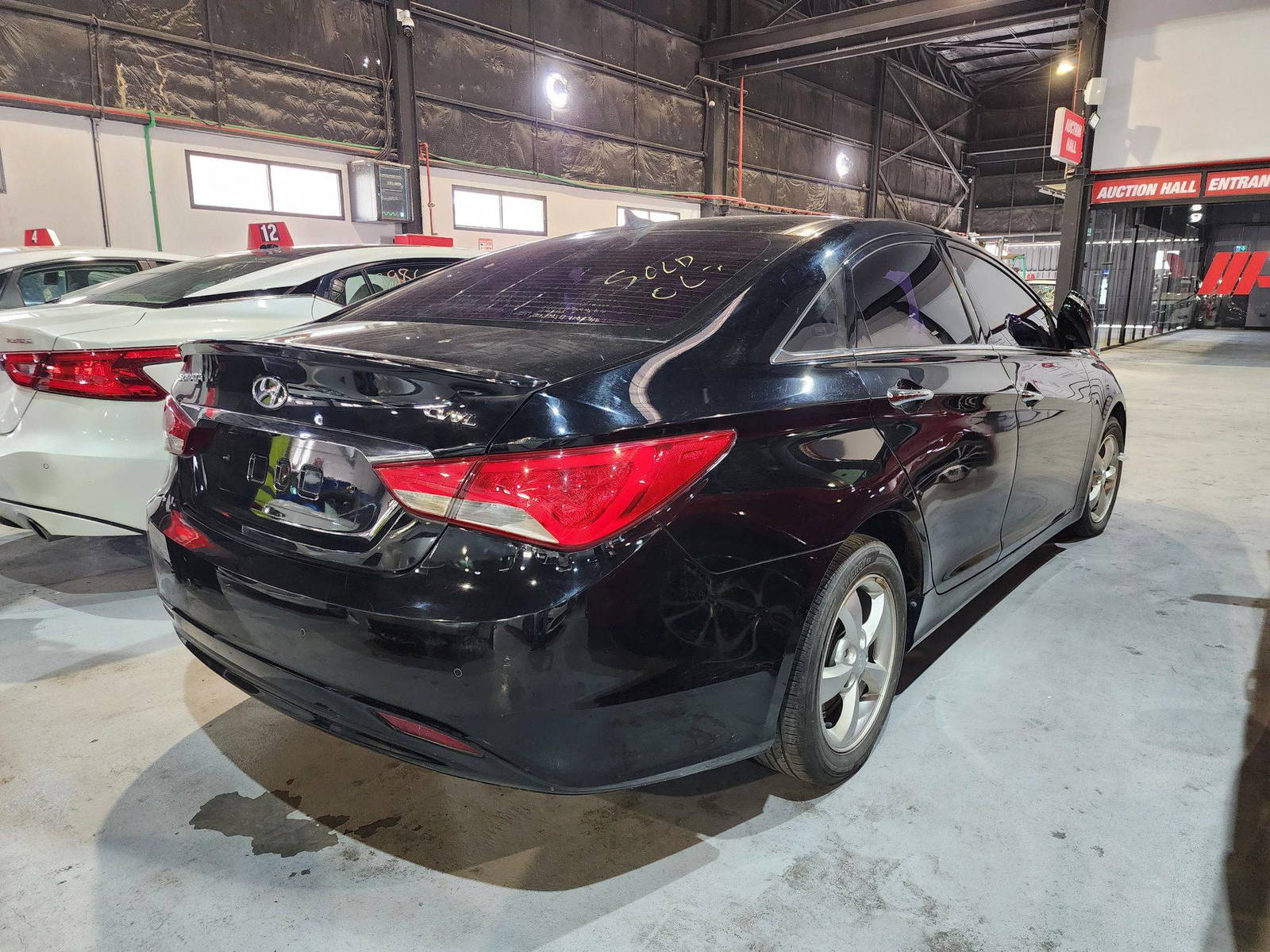 2013 HYUNDAI SONATA — 239884 KM — Lot 532515 — Al Quoz - Marhaba Auctions Used Cars - Image 5