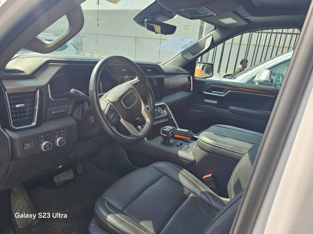 2023 GMC SIERRA — 28718 Miles — Lot Z127599 — Main - Marhaba Auctions Used Cars - Image 7
