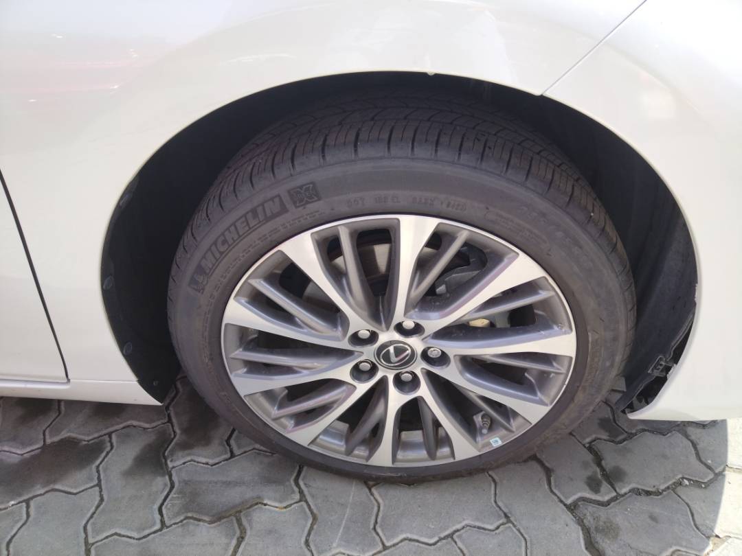 2021 LEXUS ES 300H — 27784 Miles — Lot 37629301 - Marhaba Auctions Used Cars - Image 5