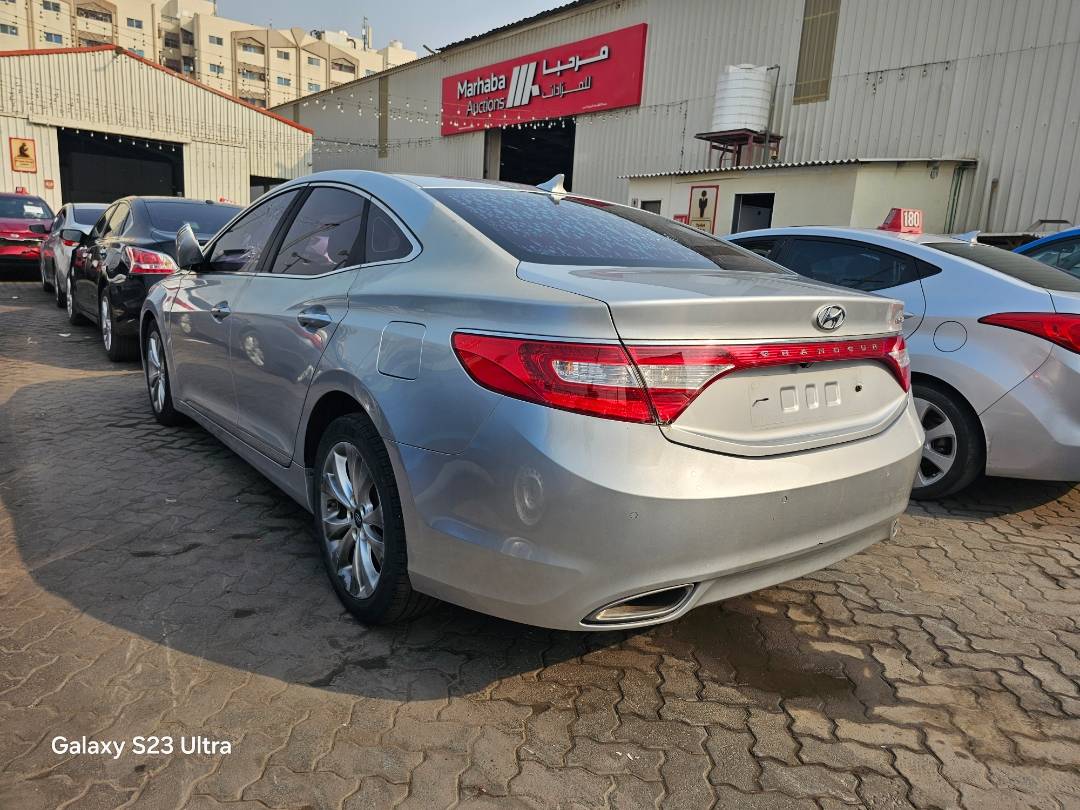 2012 HYUNDAI GRANDEUR — 168907 KM — Lot 175913 — Main - Marhaba Auctions Used Cars - Image 3