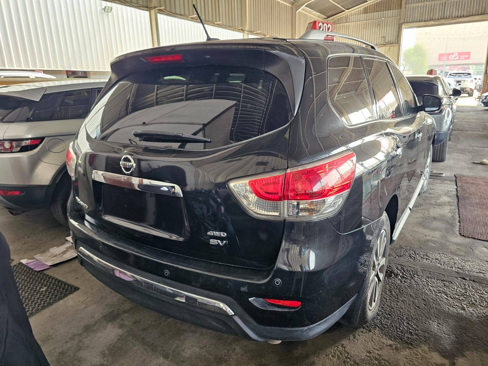 2015 NISSAN PATHFINDER — 211379 KM — Lot MM4FC639326 — Main - Marhaba Auctions Used Cars - Image 4