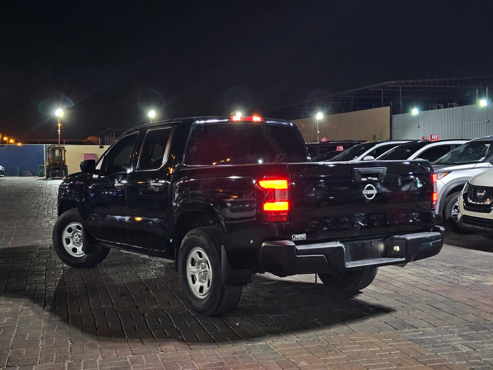 NISSAN FRONTIER 2022 view 2