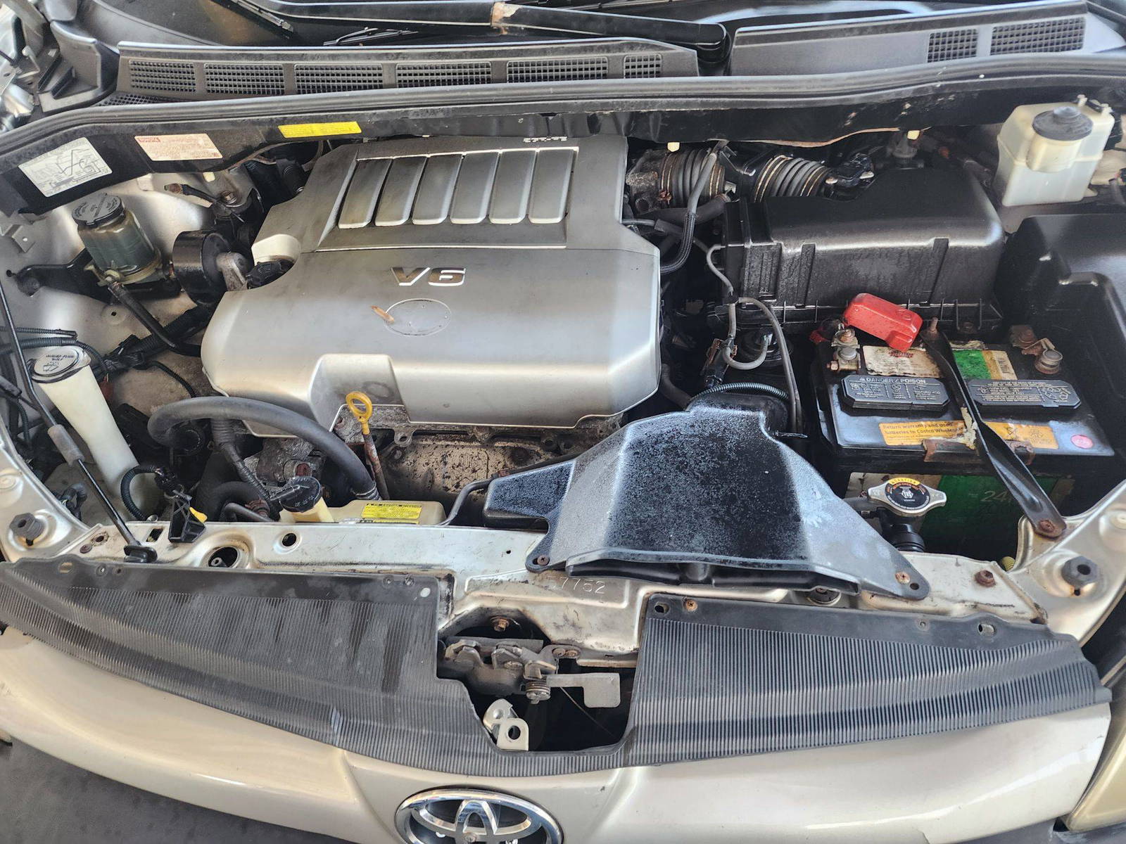 2008 TOYOTA SIENNA — 334480 Miles — Lot 63177713 - Marhaba Auctions Used Cars - Image 5