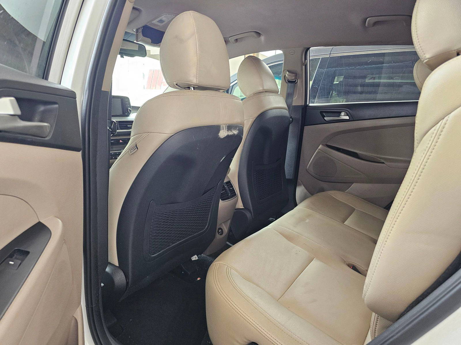 2019 HYUNDAI TUCSON — 107481 Miles — Lot KU045439 — Souq - Marhaba Auctions Used Cars - Image 6
