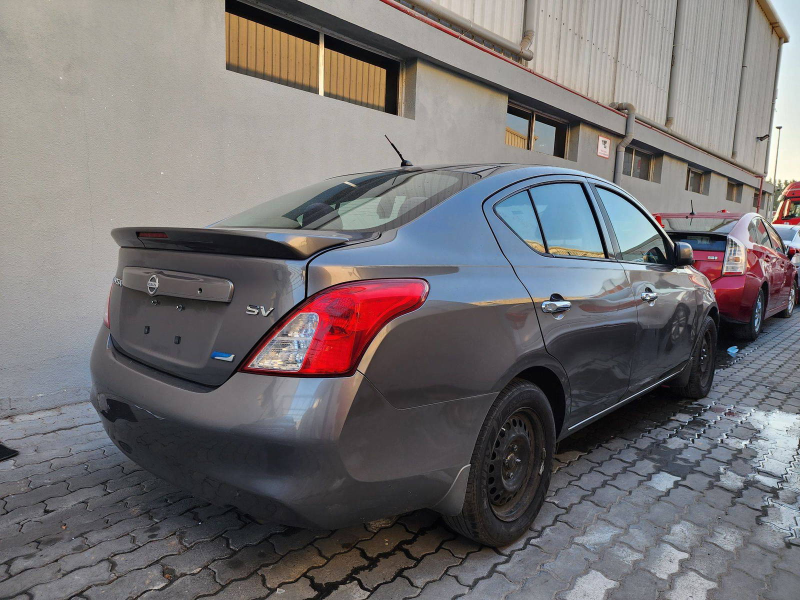 2014 NISSAN VERSA — 153424 Miles — Lot 29093 — Al Quoz - Marhaba Auctions Used Cars - Image 5