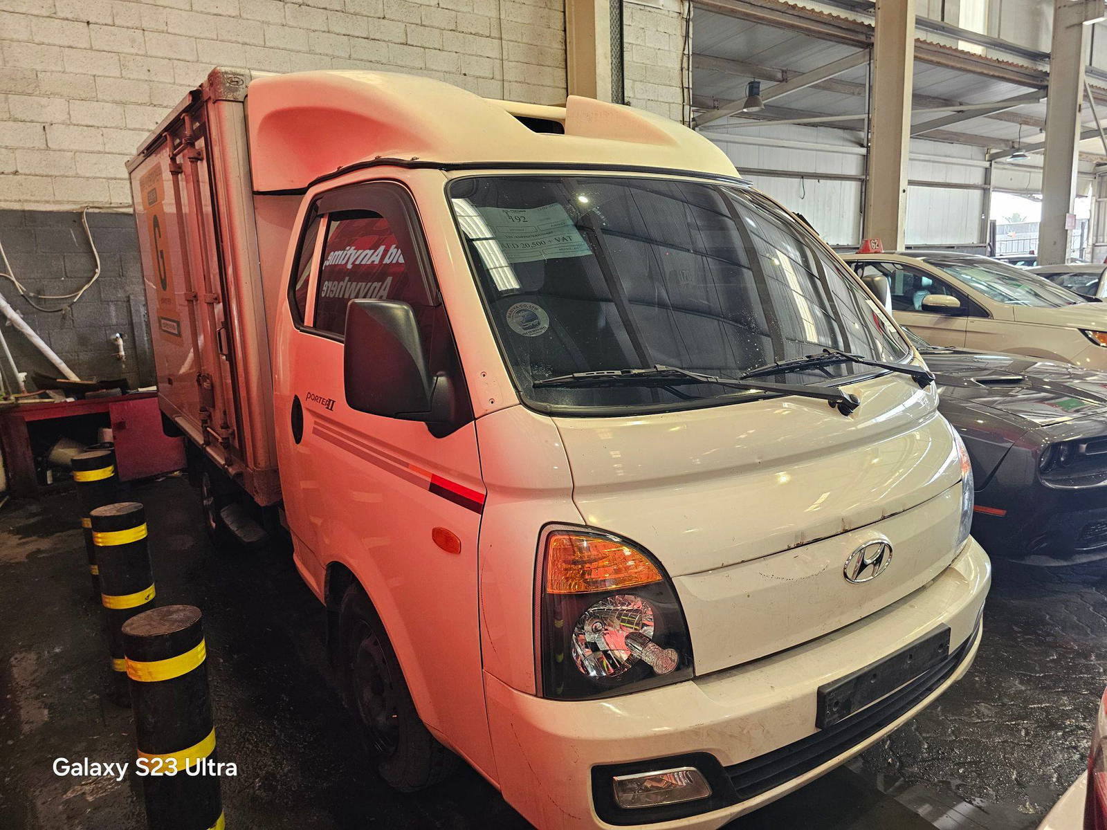 2018 HYUNDAI PORTER 2 — 289276 KM — Lot 584667 — Main - Marhaba Auctions Used Cars - Image 4