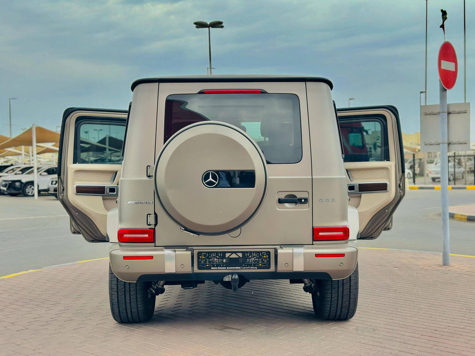2023 MERCEDES BENZ AMG G63 — 12558 KM — Lot 78173 — Al Quoz - Marhaba Auctions Used Cars - Image 4