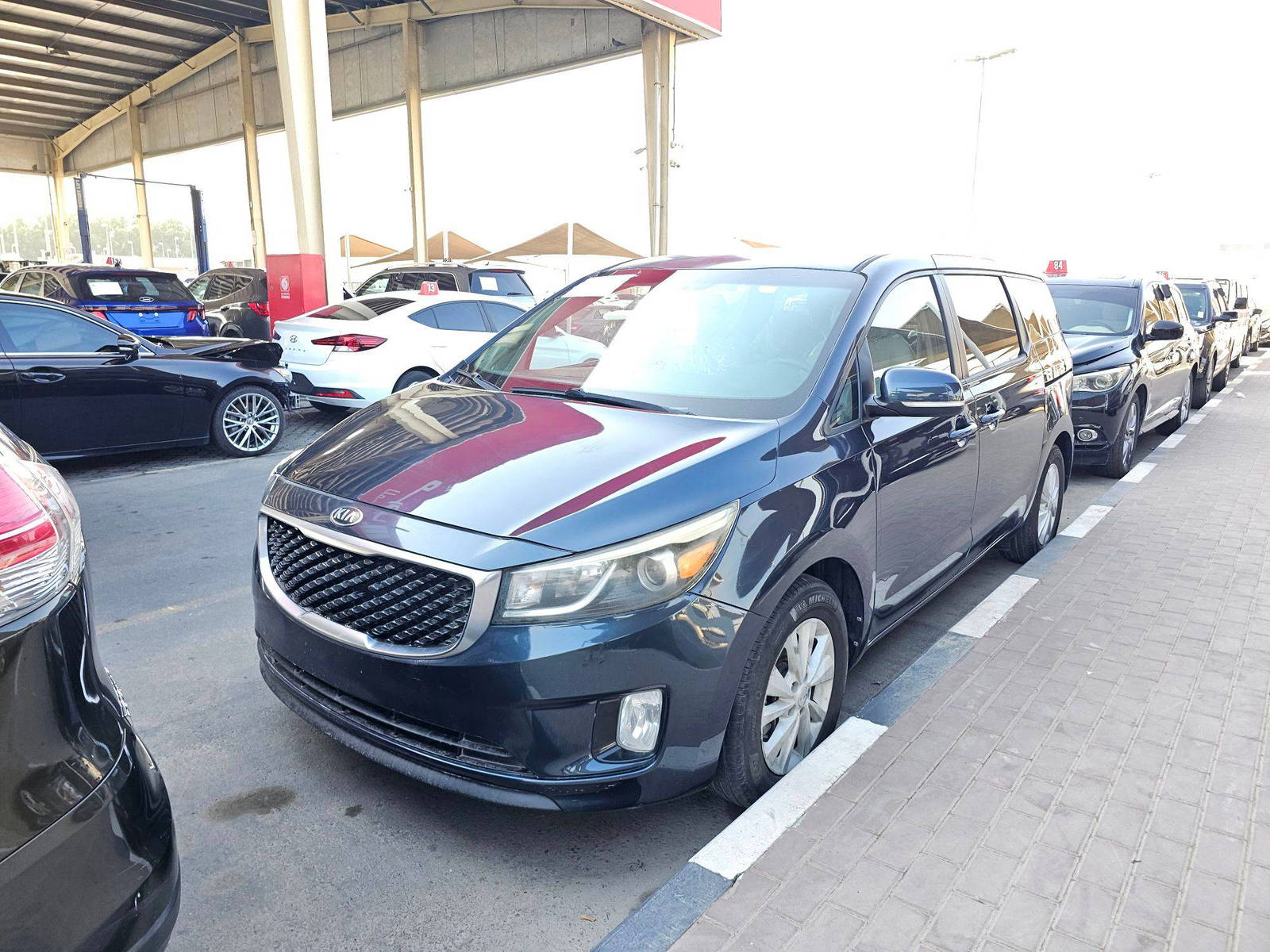 2017 KIA SEDONA — 149647 Miles — Lot 8H6219777 — Souq - Marhaba Auctions Used Cars - Image 4