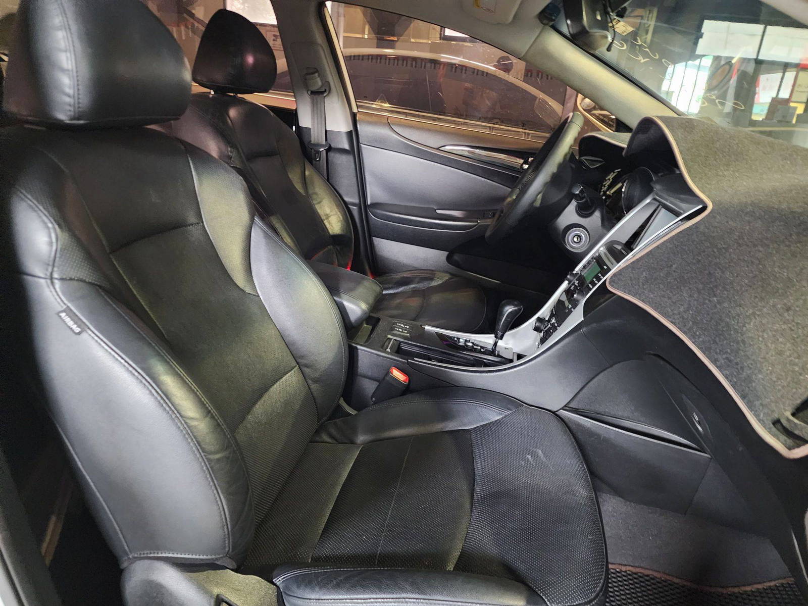 2011 HYUNDAI SONATA — 98137 KM — Lot 229616 — Al Quoz - Marhaba Auctions Used Cars - Image 9