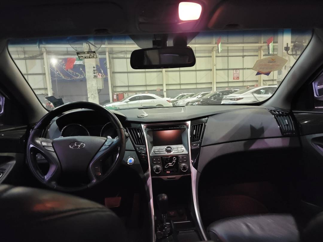 2010 HYUNDAI SONATA — 185869 KM — Lot 18872 — Main - Marhaba Auctions Used Cars - Image 8