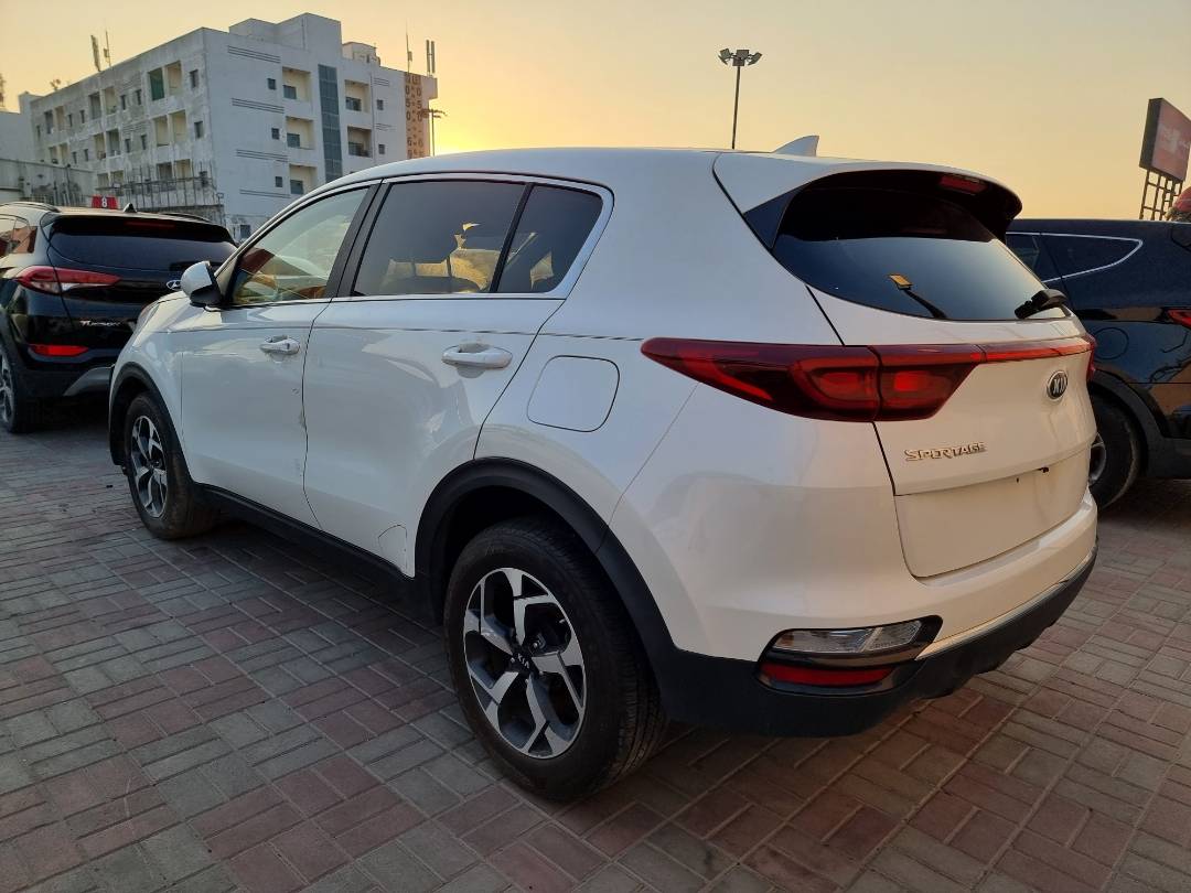 2021 KIA SPORTAGE — 68761 Miles — Lot 125478 — Souq - Marhaba Auctions Used Cars - Image 4