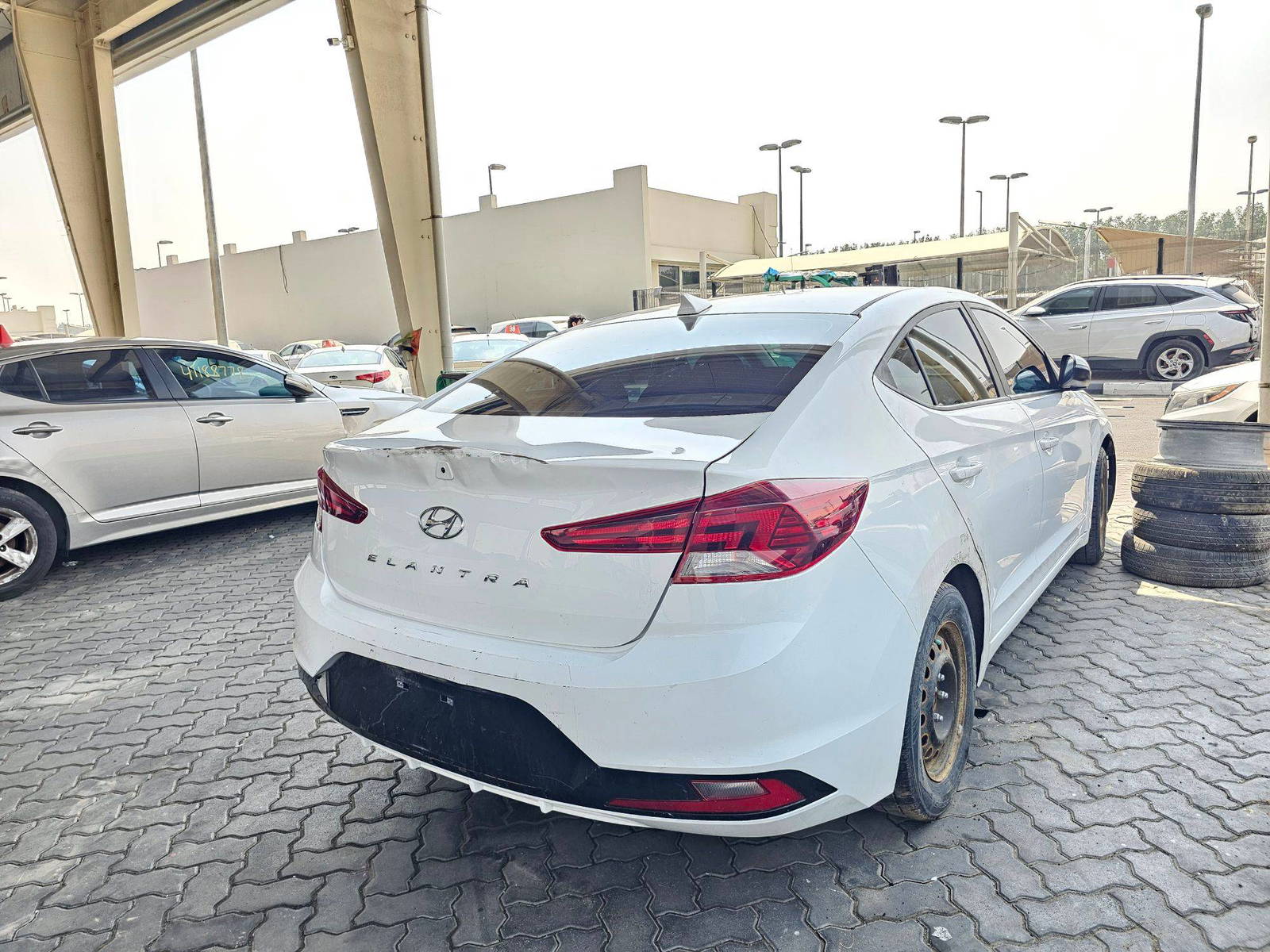 2020 HYUNDAI ELANTRA — 162211 KM — Lot 47013555 — Ind. 12 - Marhaba Auctions Used Cars - Image 3