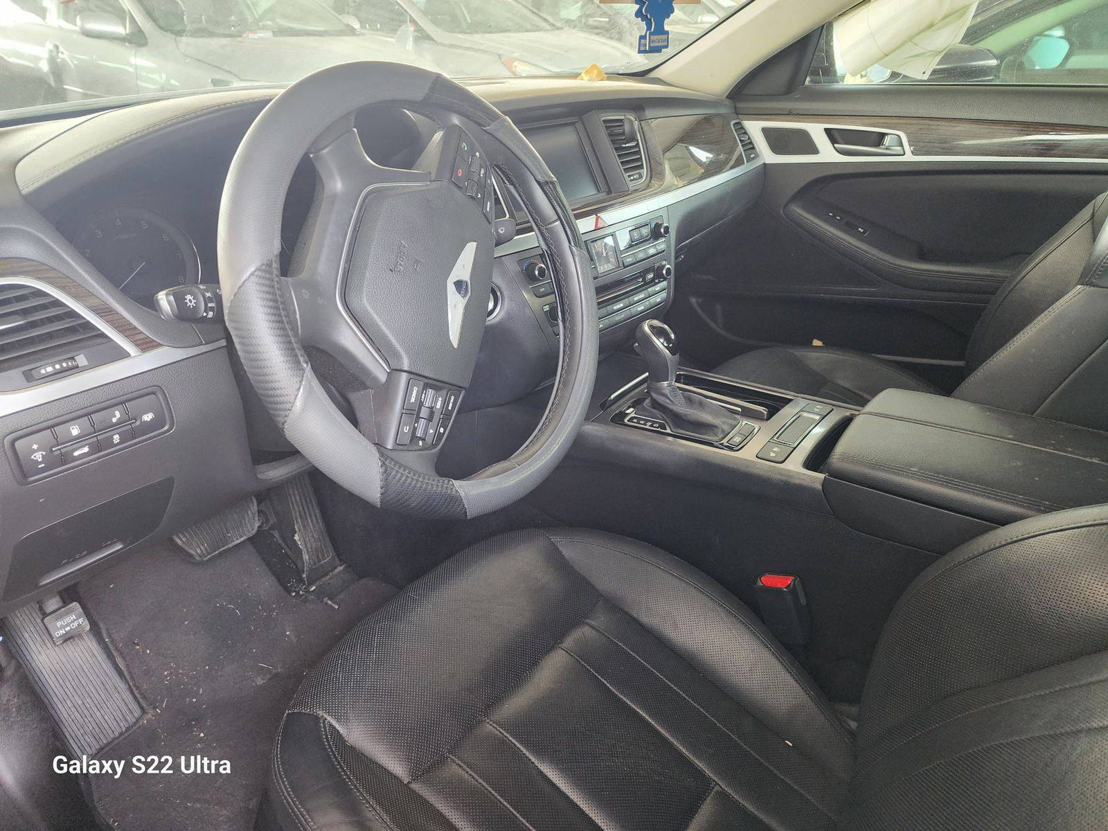 2015 HYUNDAI GENESIS — 131725 Miles — Lot 38361133 - Marhaba Auctions Used Cars - Image 6