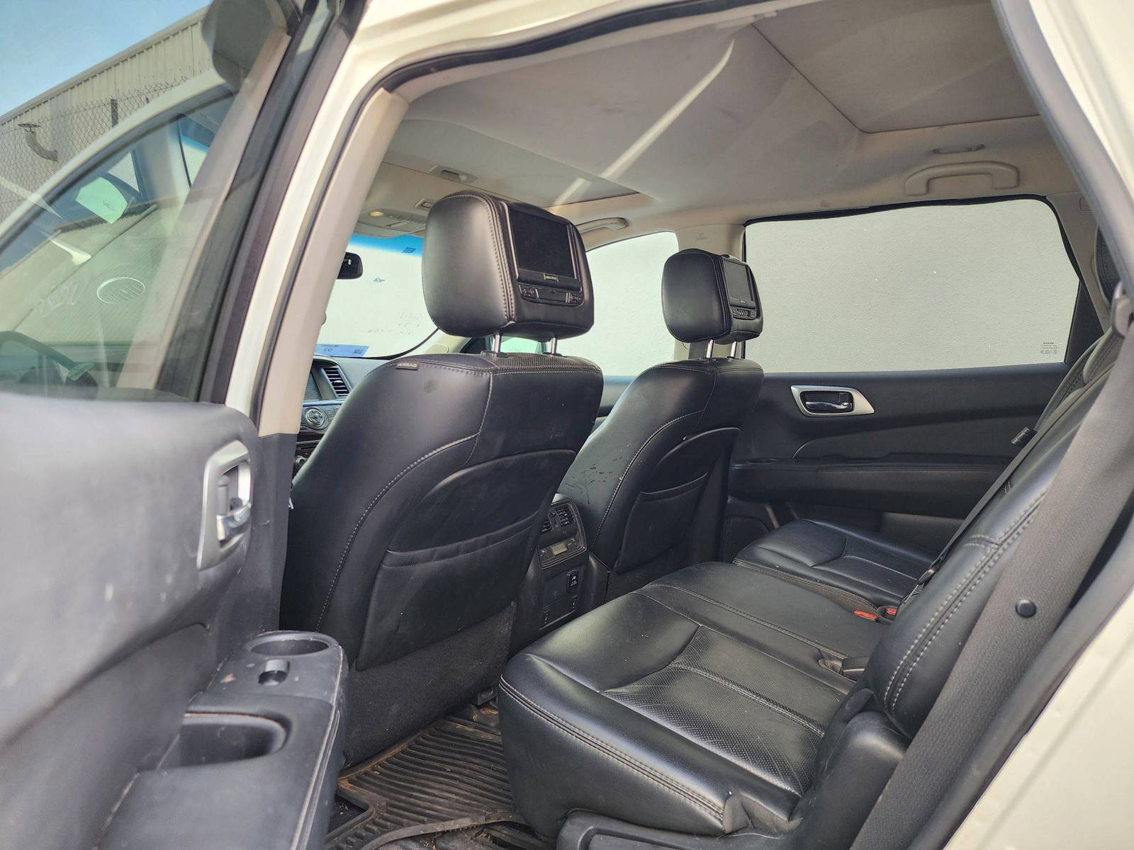 2015 NISSAN PATHFINDER — 161832 Miles — Lot 1216645 — Souq - Marhaba Auctions Used Cars - Image 8