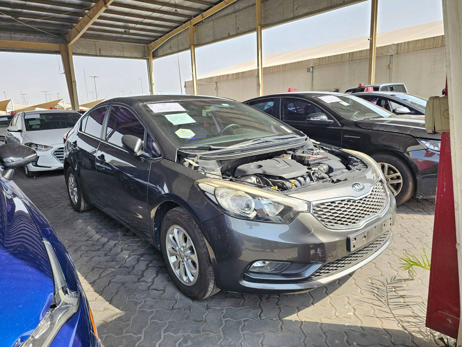 2013 KIA K3 — 170642 KM — Lot 31393 — Souq - Marhaba Auctions Used Cars - Image 4