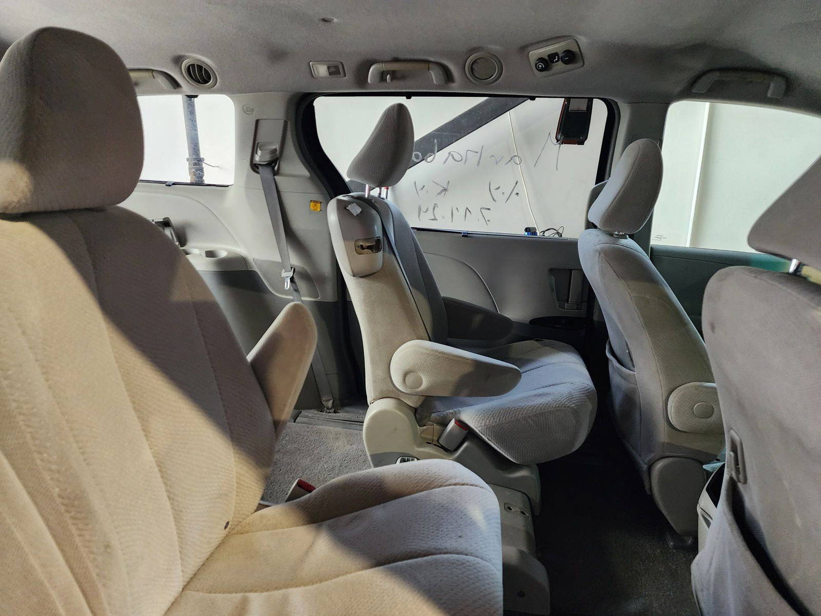 2011 TOYOTA SIENNA — 234940 Miles — Lot 92401 — Souq - Marhaba Auctions Used Cars - Image 8