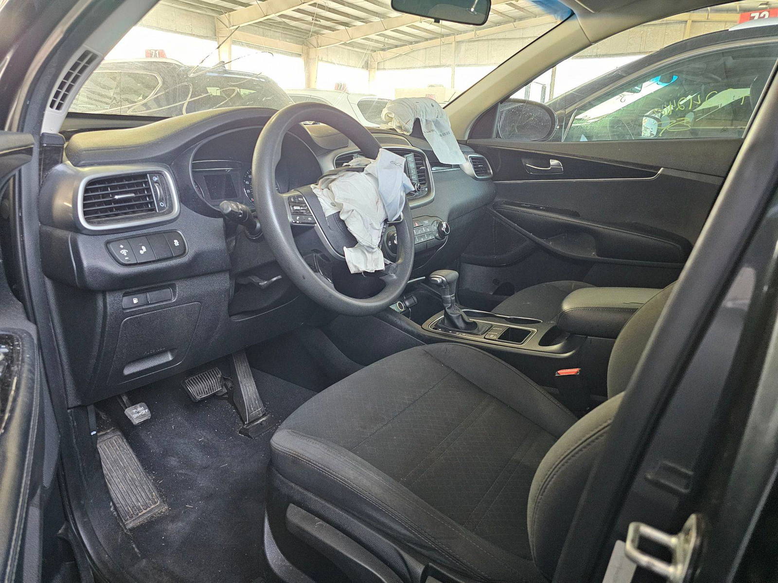 2019 KIA SORENTO — 164664 Miles — Lot 3KG523343 — Souq - Marhaba Auctions Used Cars - Image 7