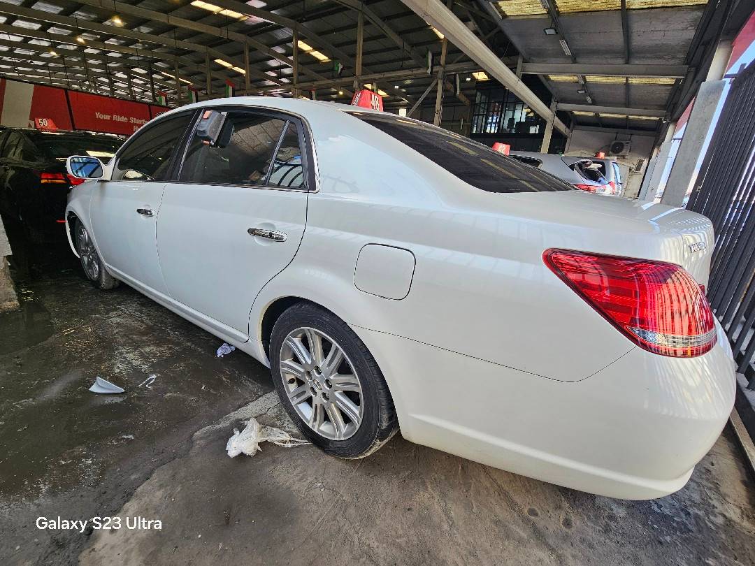 TOYOTA AVALON